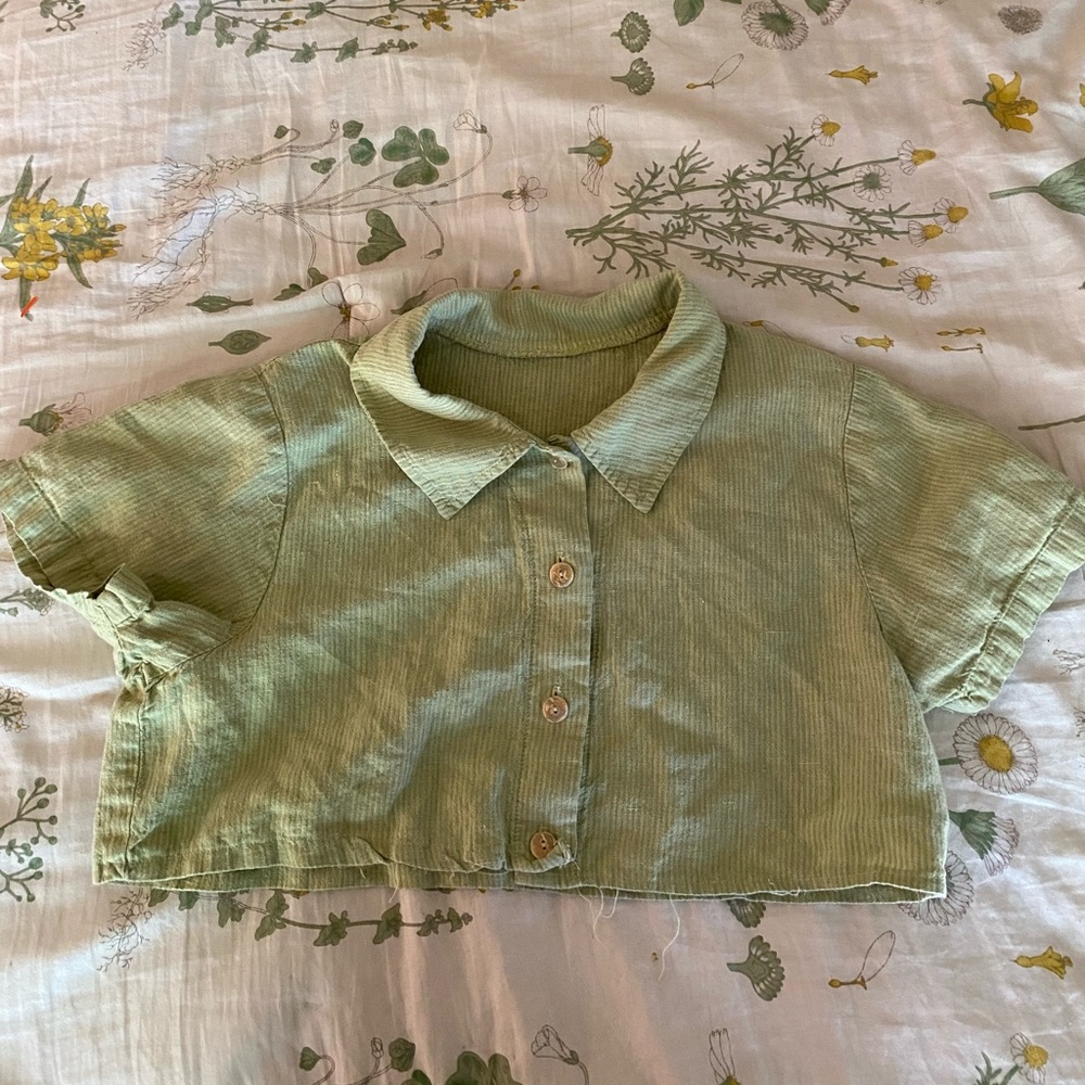 Thrifted Green Cropped tee